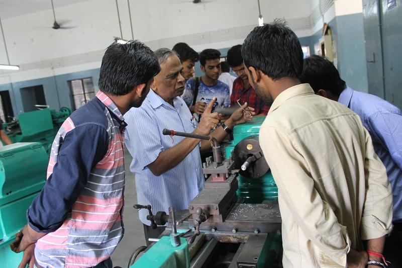 Vishveshwarya Group of Institutions Greater Noida Laboratory photo 4